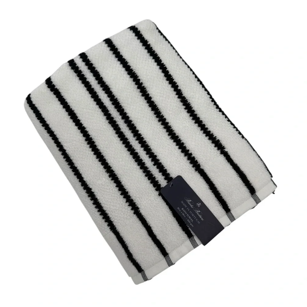 Brooks Brothers White Black striped cotton Bath towel Quality 30”x54” NWT